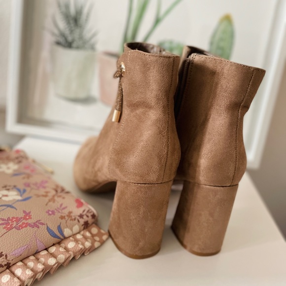 Tan Embellished Chunky Block Heels Ankle Boots Size 8 - Picture 5 of 5